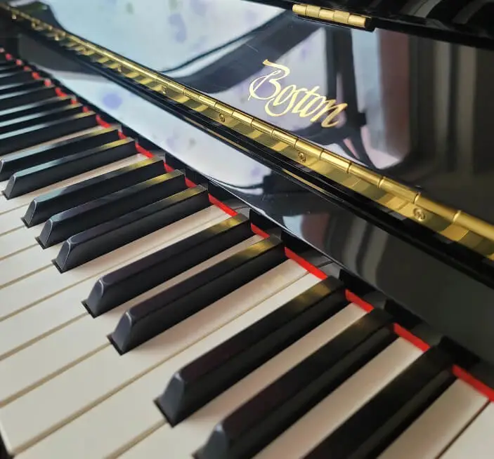 Clean Piano Keys Spotlessly with WD-40